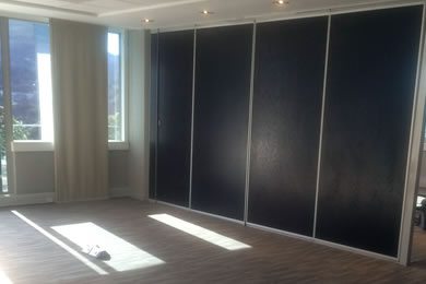 Soundproof collapsible wall partition